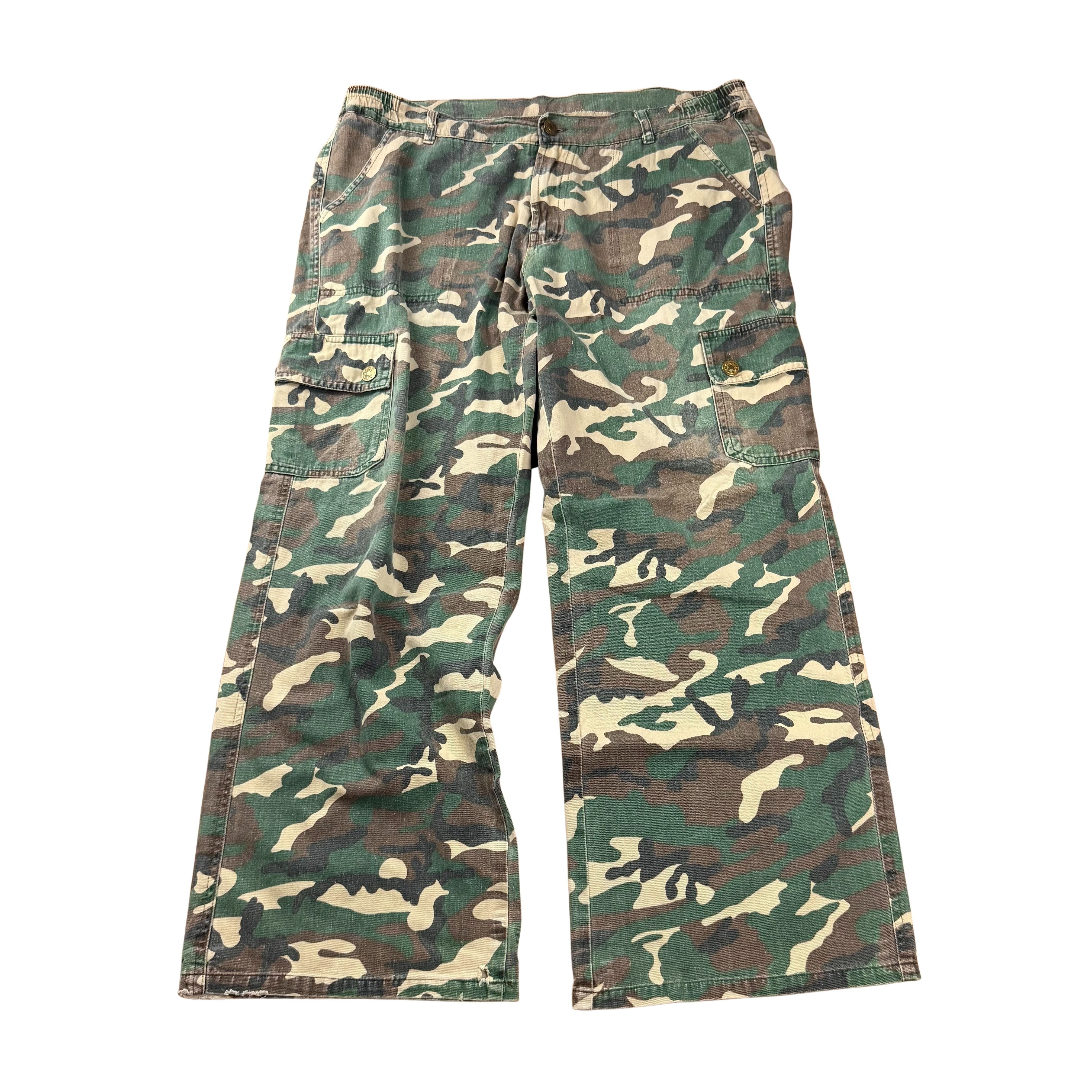 Vintage Washed US Army Camo Cargo Hose Flared - L