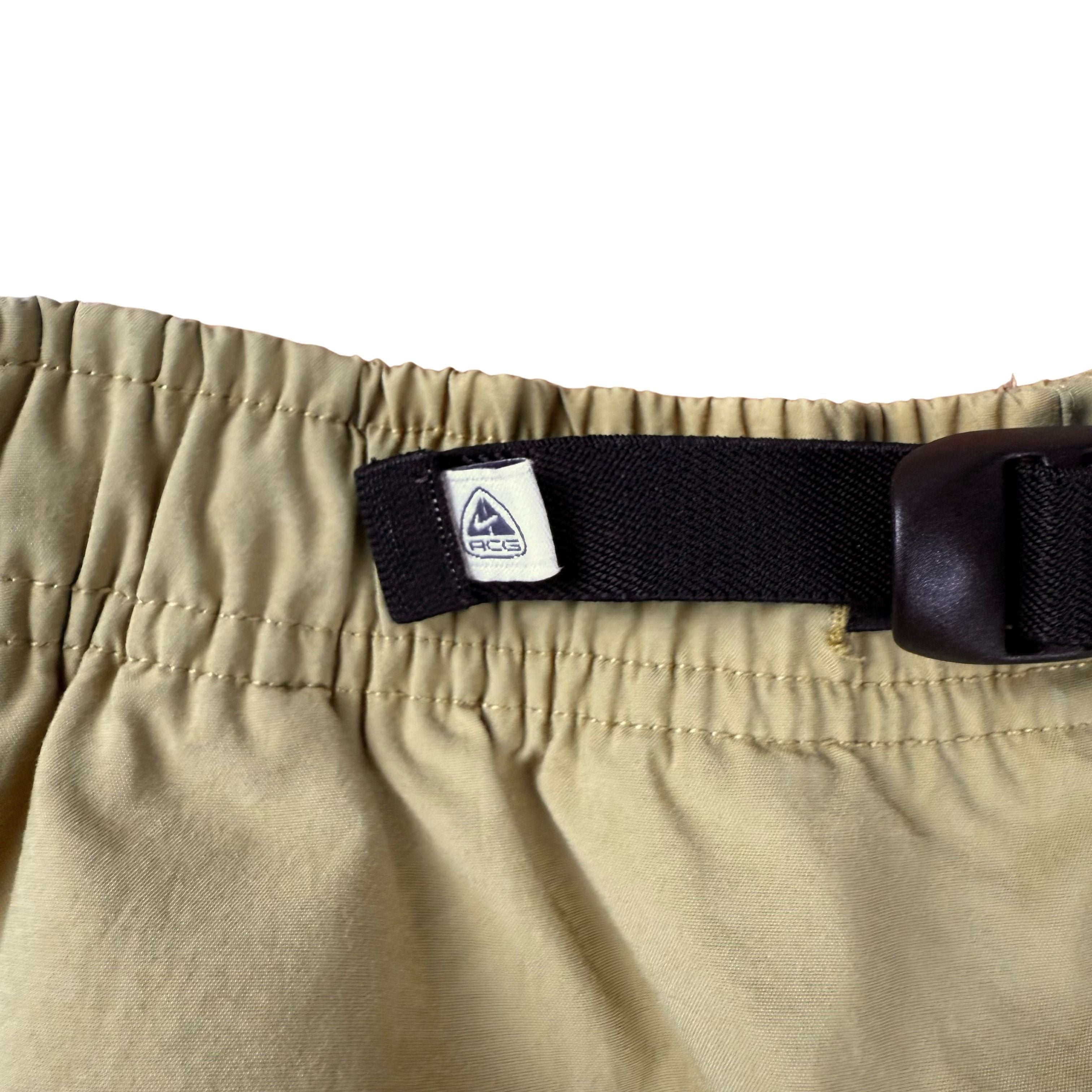 Vintage Nike ACG Shorts  - M